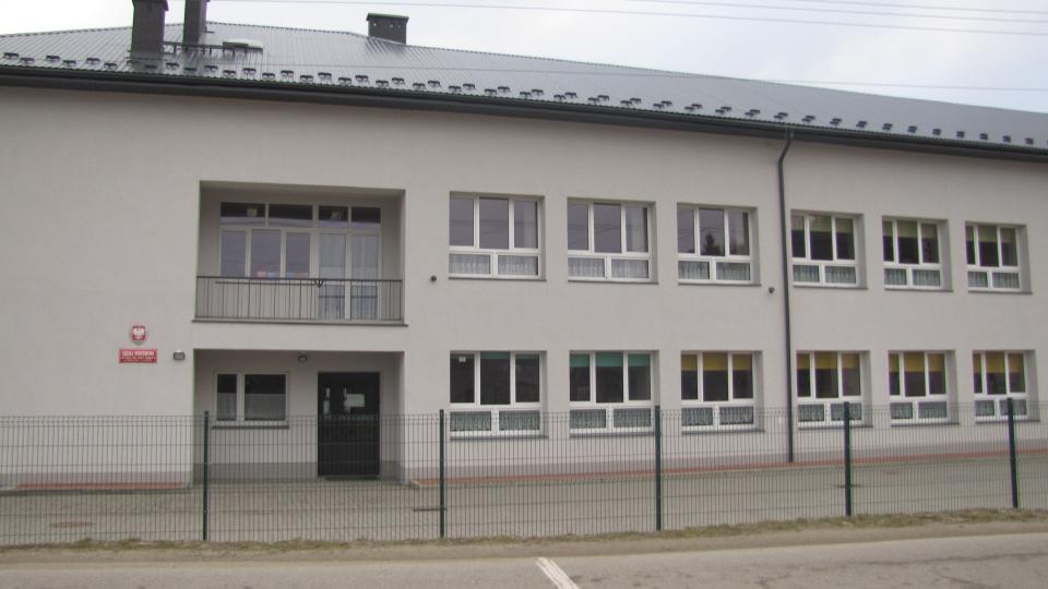 Szkoła Podstawowa imienia Ojca Świętego Jana Pawła II w Brzeznej-Litaczu