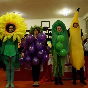 Pokaz mody owocowo - warzywnej