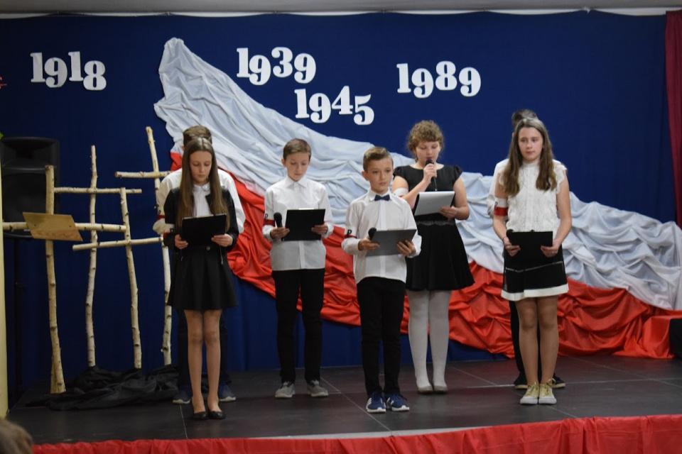 Akademia z okazji rocznicy odzyskania niepodległości przez Polskę