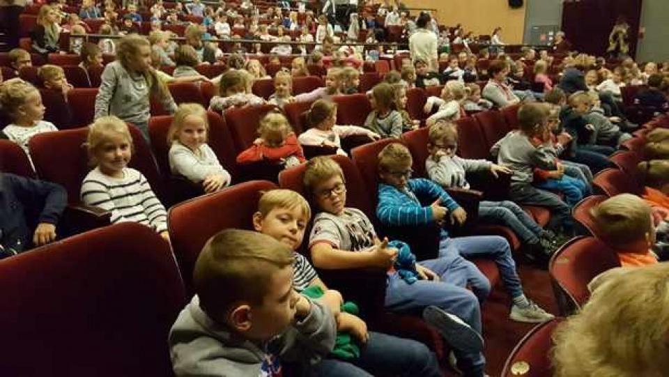 Uczniowie klas drugich z wizytą w elbląskim teatrze