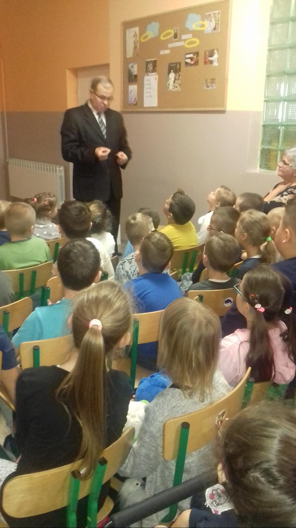 Spotkanie uczniów z Dyrektorem Oddziału Banku Spółdzielczego w Borkach