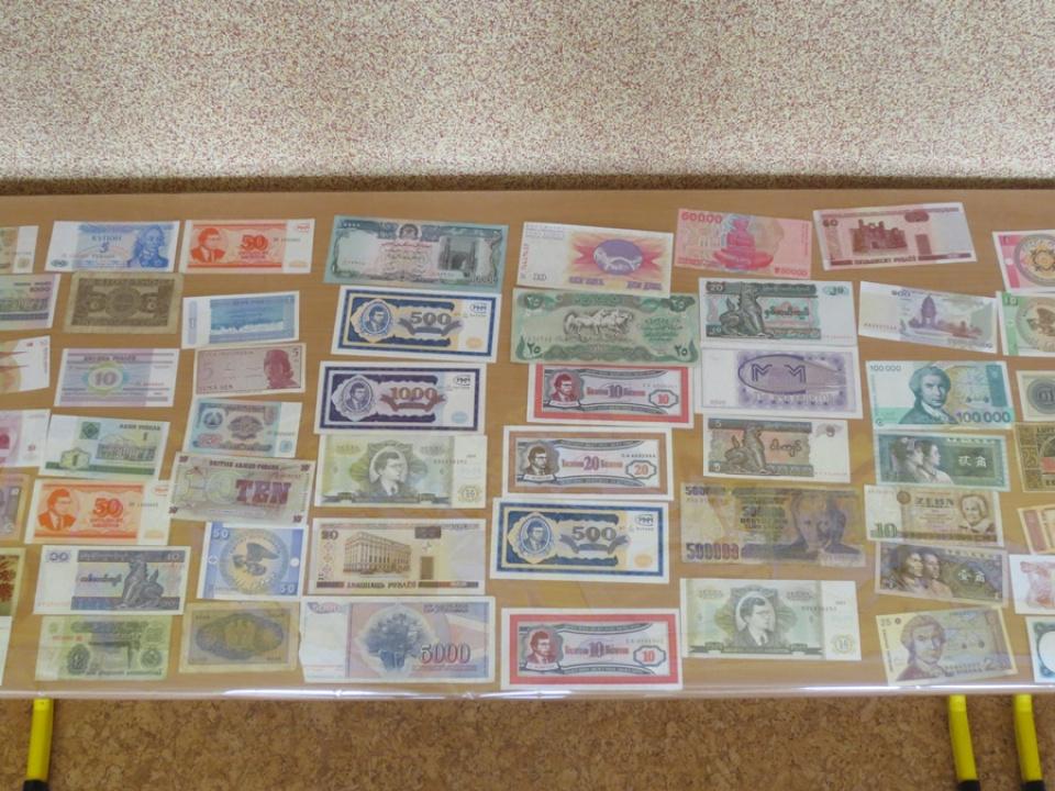 Banknoty z różnych stron świata - wystawa
