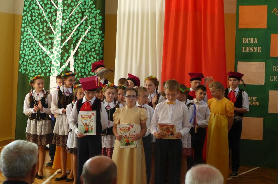 150 - rocznica urodzin  Patrona Szkoły - Stefana Żeromskiego oraz 50 rocznica oddania do użytku obecnego budynku Szkoły Podstawowej w Kurozwękach.