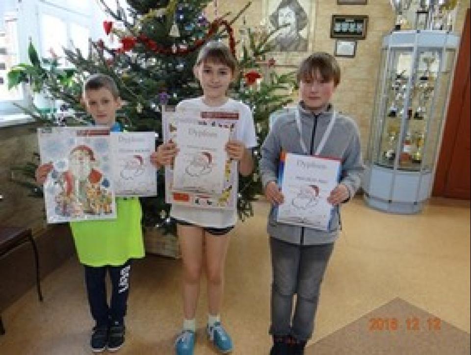 Dnia 6 grudnia po raz kolejny w naszej szkole odbył się Mikołajkowy Konkurs Mistrz Tabliczki Mnożenia Klas Czwartych.